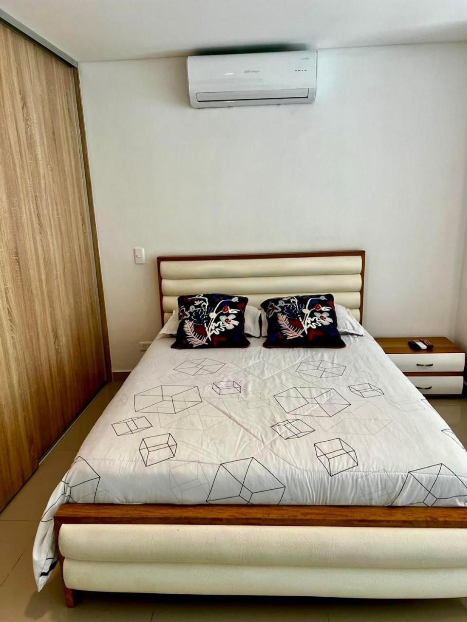 Apartamentos Cartagena Marbella Suite מראה חיצוני תמונה